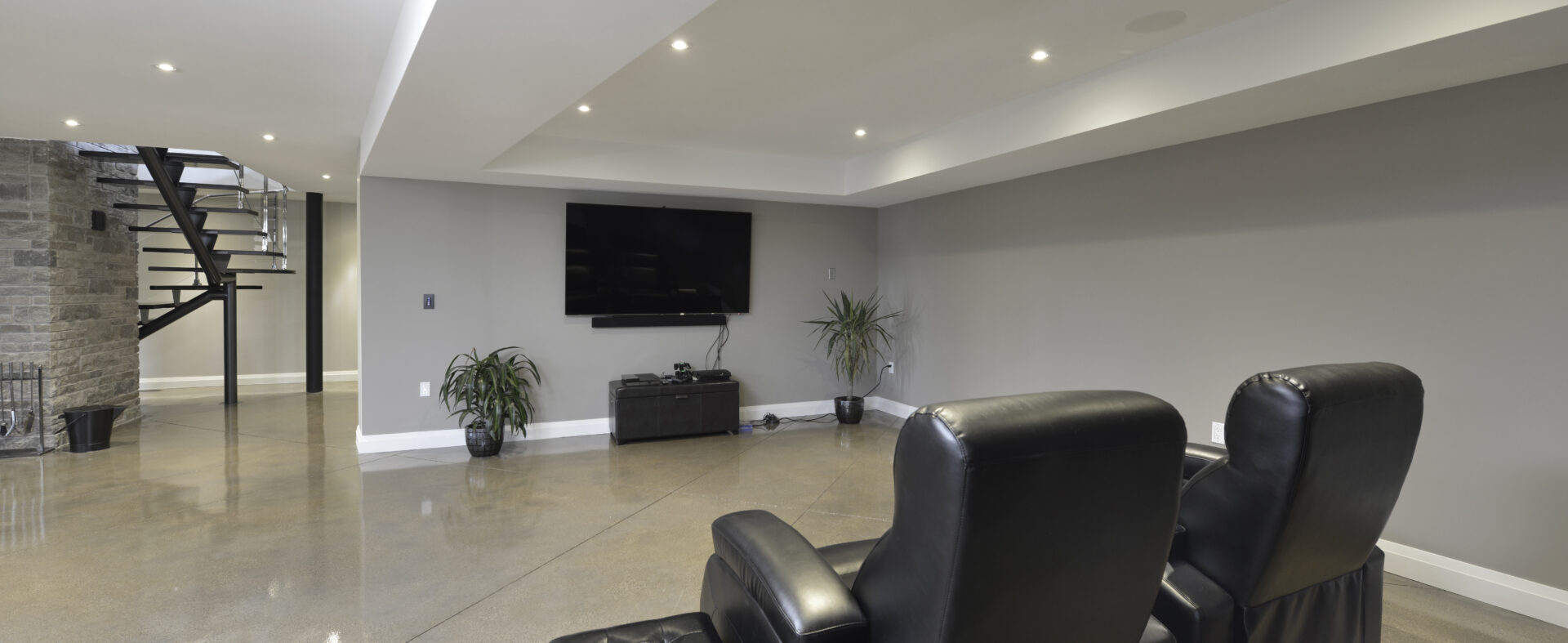 Quiet residential interior with polished concrete floors and stable comfort